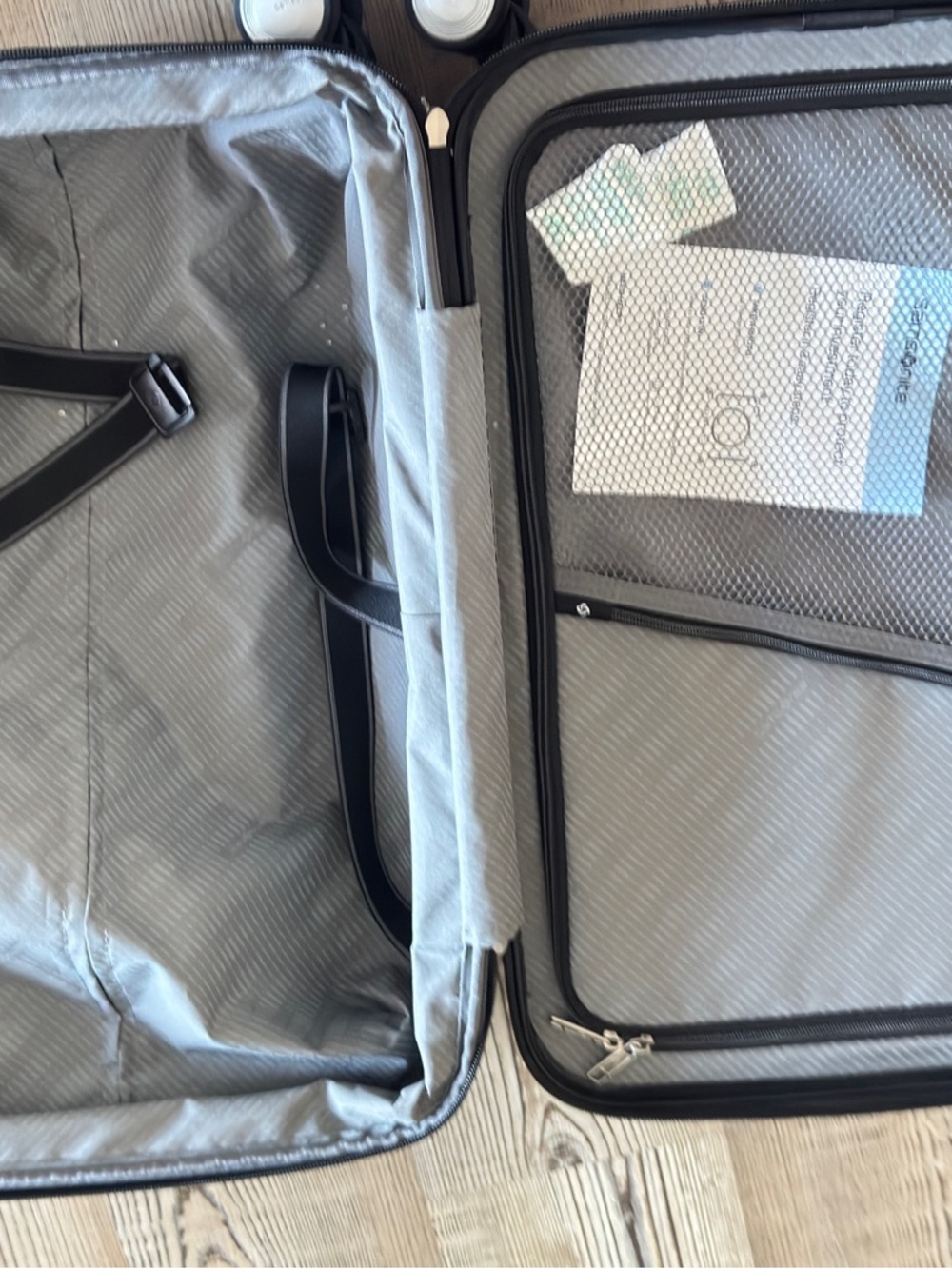 DELSEY PARIS × Benetton Hardside
Spinner Luggage Bright Hardshell🏖️ - Picture 8 of 16